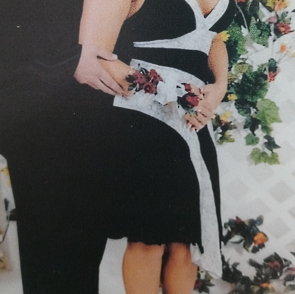 A.BYER Black & Cream Asymmetrical hem line Halter Tie Open Back  L - Picture 1 of 11